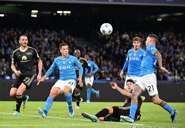 包含那不勒斯客场逼平乌迪内斯，战绩持续稳定的词条