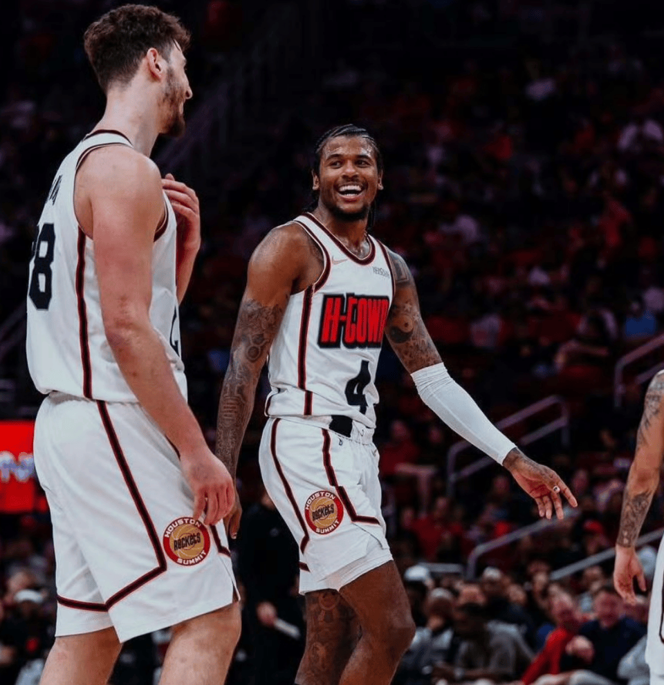 关于鹈鹕惊艳全场，浓眉哥助攻爆棚，连续三场30+逆转取胜！的信息